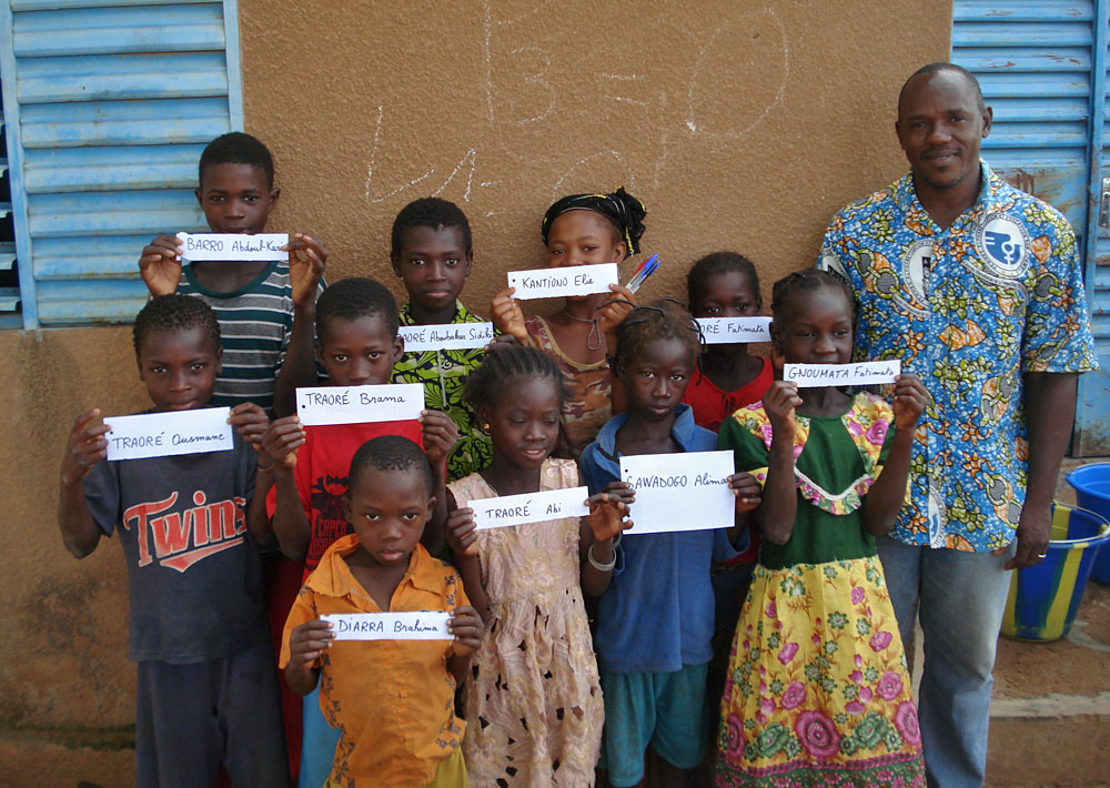 Parrainage de 12 enfants orphelins.