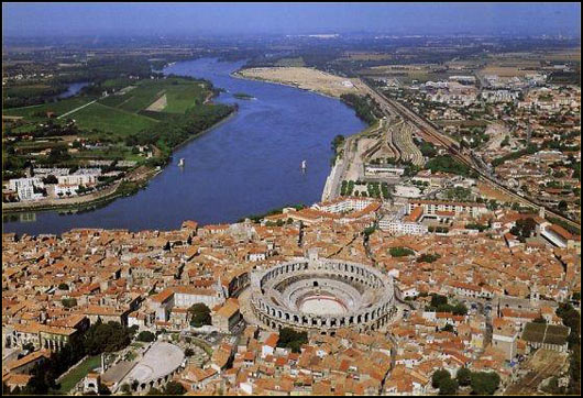 Arles vue du ciel.